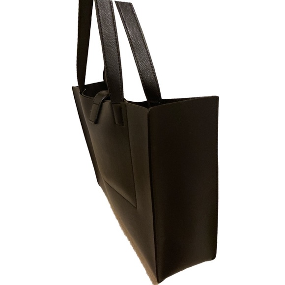 Structured black tassel tote handbag - Picture 3 of 4